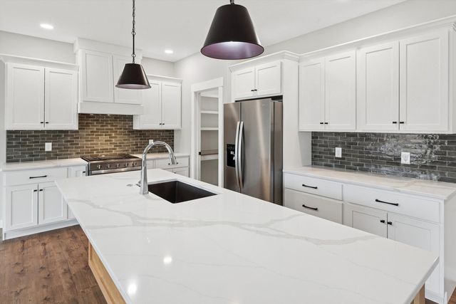 4618 W 12th Street, Davenport, IA 52804