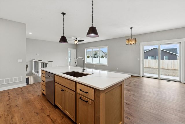 4618 W 12th Street, Davenport, IA 52804