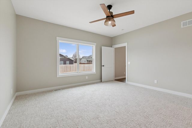 4618 W 12th Street, Davenport, IA 52804