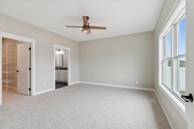 4618 W 12th Street, Davenport, IA 52804