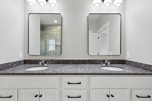 4618 W 12th Street, Davenport, IA 52804