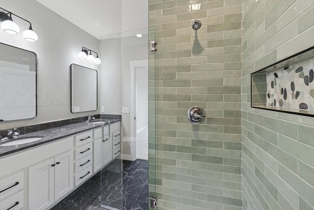 4618 W 12th Street, Davenport, IA 52804