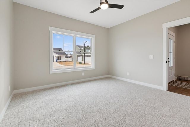 4618 W 12th Street, Davenport, IA 52804