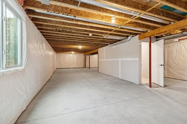 4618 W 12th Street, Davenport, IA 52804