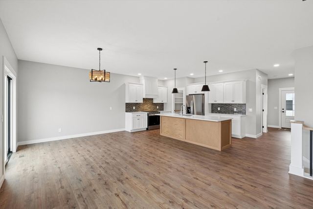 4618 W 12th Street, Davenport, IA 52804