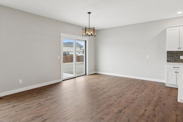 4618 W 12th Street, Davenport, IA 52804