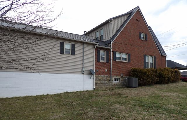 477 Main Street, West Liberty, KY 41472
