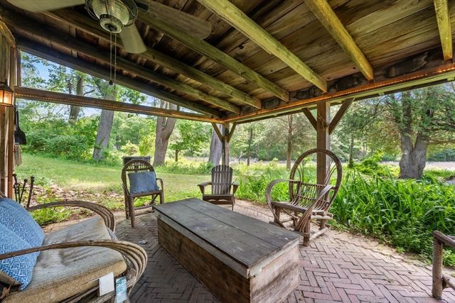 11 Lincoln St, Gloucester, MA 01930