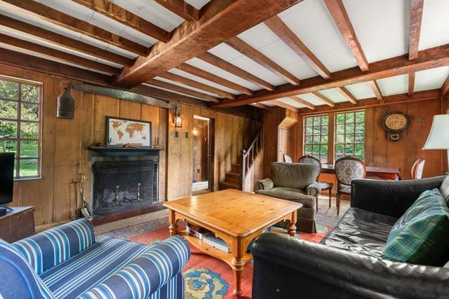 11 Lincoln St, Gloucester, MA 01930