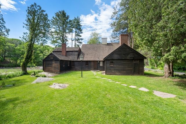 11 Lincoln St, Gloucester, MA 01930