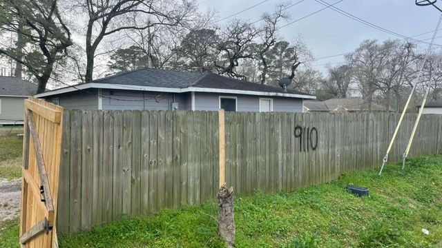 9110 Heatherside Street, Houston, TX 77016