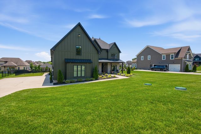 146 Seclusion Ct, Murfreesboro, TN 37129