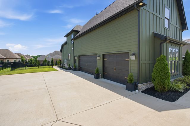 146 Seclusion Ct, Murfreesboro, TN 37129