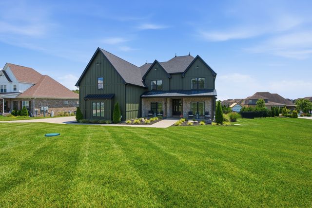 146 Seclusion Ct, Murfreesboro, TN 37129
