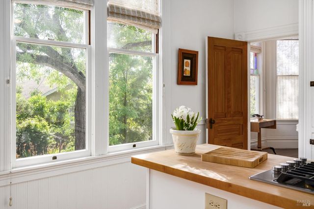 2230 1st St, Napa, CA 94559