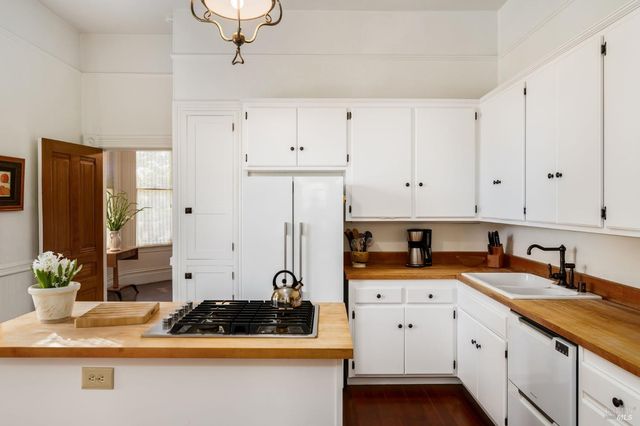 2230 1st St, Napa, CA 94559