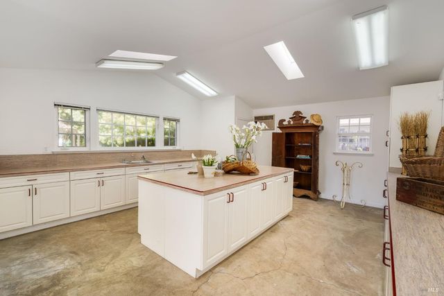 2230 1st St, Napa, CA 94559