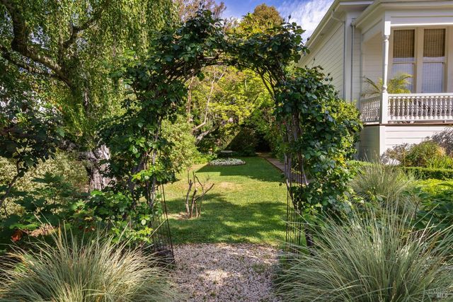 2230 1st St, Napa, CA 94559