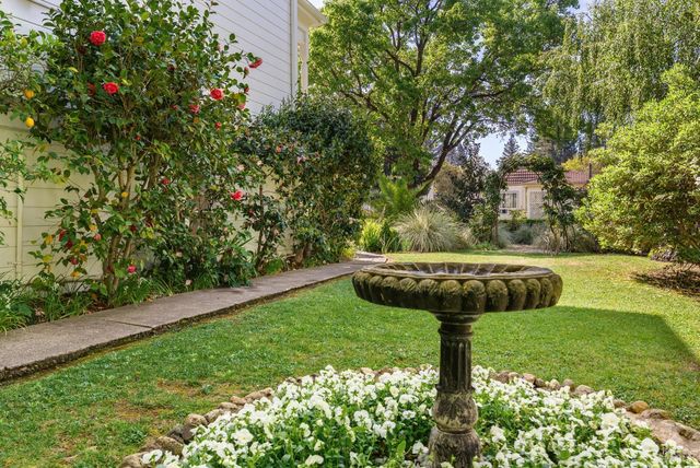 2230 1st St, Napa, CA 94559