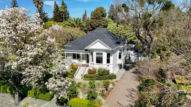 2230 1st St, Napa, CA 94559