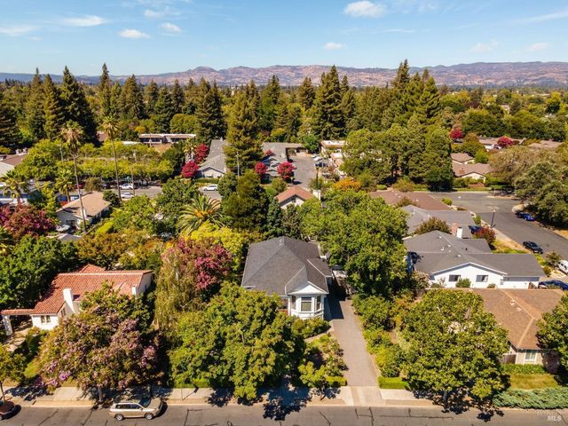 2230 1st St, Napa, CA 94559