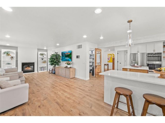 9445 Sand Hill Pl, Highlands Ranch, CO 80126