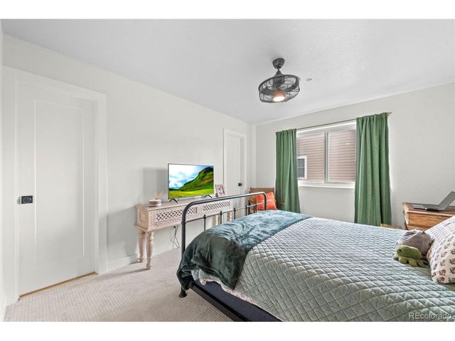 9445 Sand Hill Pl, Highlands Ranch, CO 80126