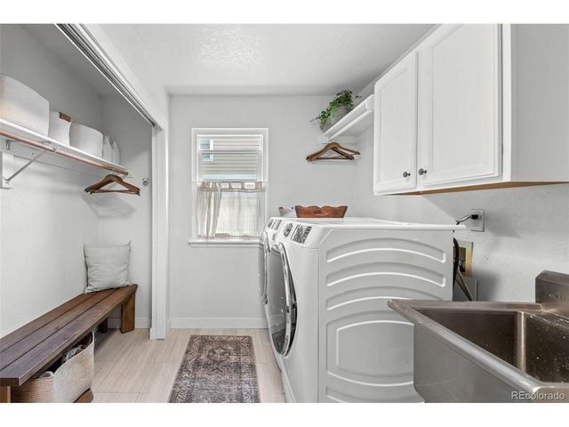 9445 Sand Hill Pl, Highlands Ranch, CO 80126