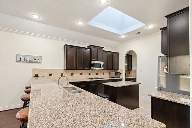 103 W Wading Pond Circle, Tomball, TX 77375