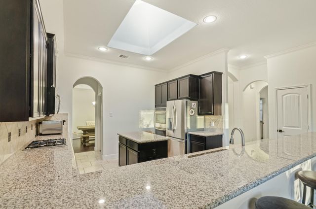 103 W Wading Pond Circle, Tomball, TX 77375