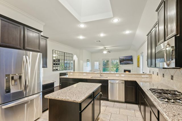 103 W Wading Pond Circle, Tomball, TX 77375