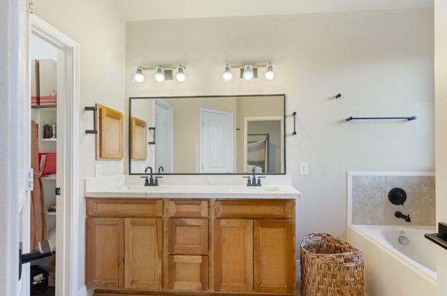 103 W Wading Pond Circle, Tomball, TX 77375