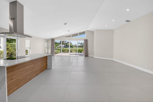 11801 Fountainside Circle, Boynton Beach, FL 33437