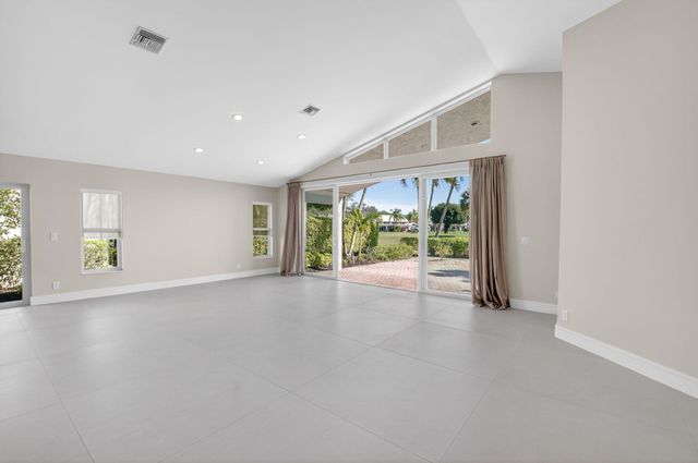 11801 Fountainside Circle, Boynton Beach, FL 33437