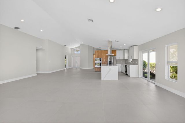 11801 Fountainside Circle, Boynton Beach, FL 33437