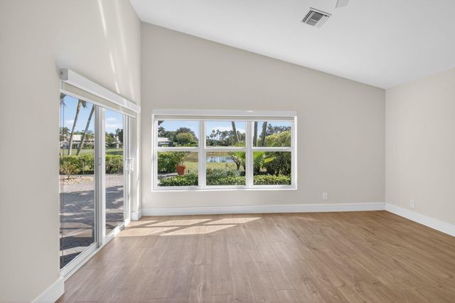 11801 Fountainside Circle, Boynton Beach, FL 33437