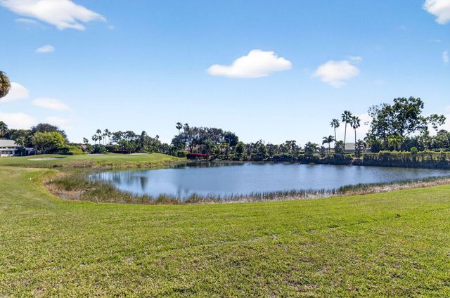 11801 Fountainside Circle, Boynton Beach, FL 33437