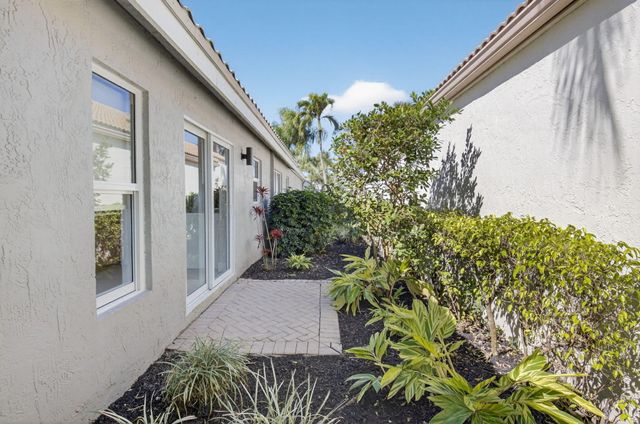 11801 Fountainside Circle, Boynton Beach, FL 33437