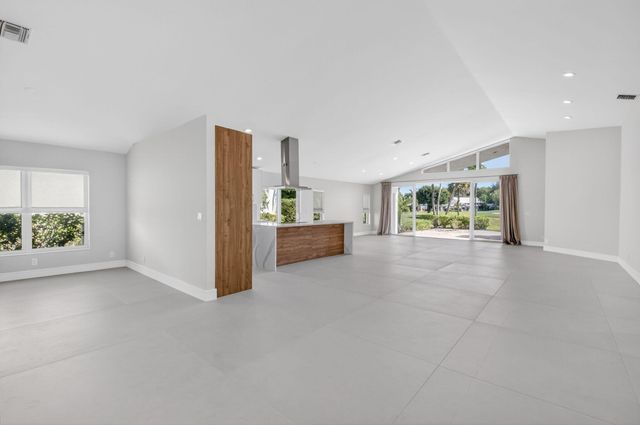 11801 Fountainside Circle, Boynton Beach, FL 33437