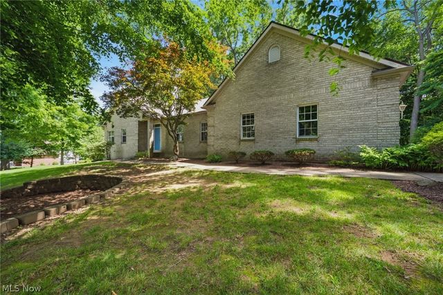 1524 Whittier Street NE, Canton, OH 44721