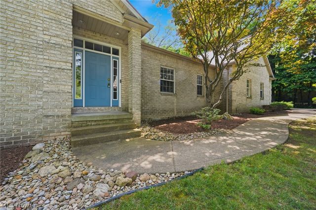 1524 Whittier Street NE, Canton, OH 44721