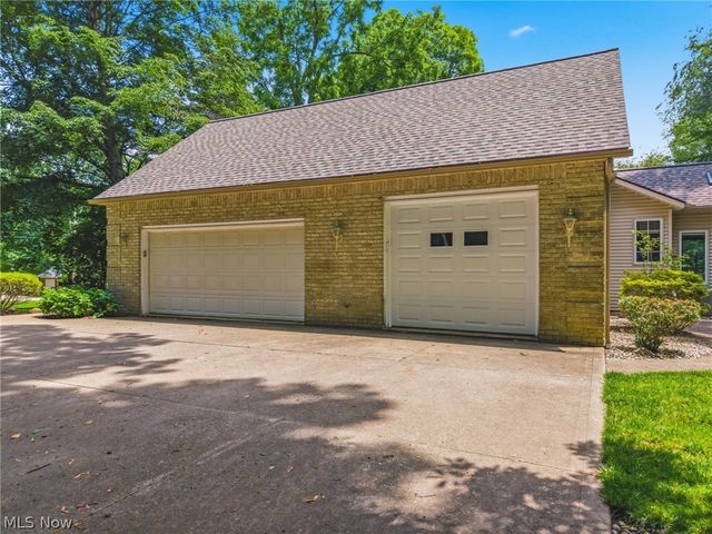 1524 Whittier Street NE, Canton, OH 44721