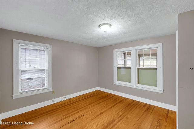 113 S Madison Ave, Louisville, KY 40243