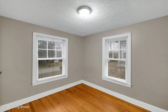 113 S Madison Ave, Louisville, KY 40243