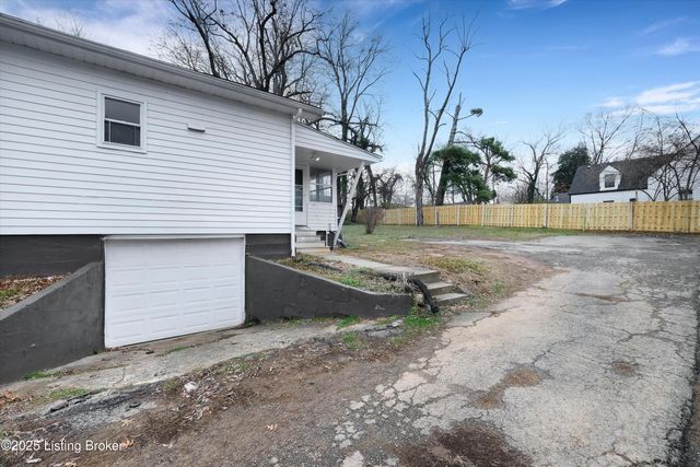 113 S Madison Ave, Louisville, KY 40243