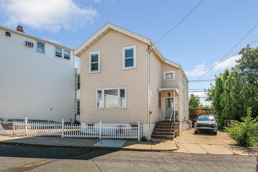 6 Swift Ter, Boston, MA 02128