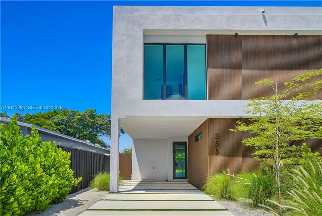 355 NW 50th St, Miami, FL 33127