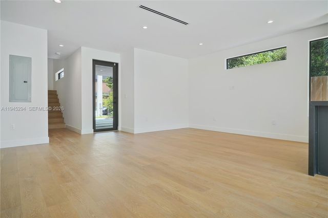 355 NW 50th St, Miami, FL 33127