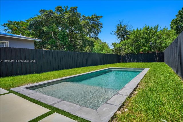 355 NW 50th St, Miami, FL 33127