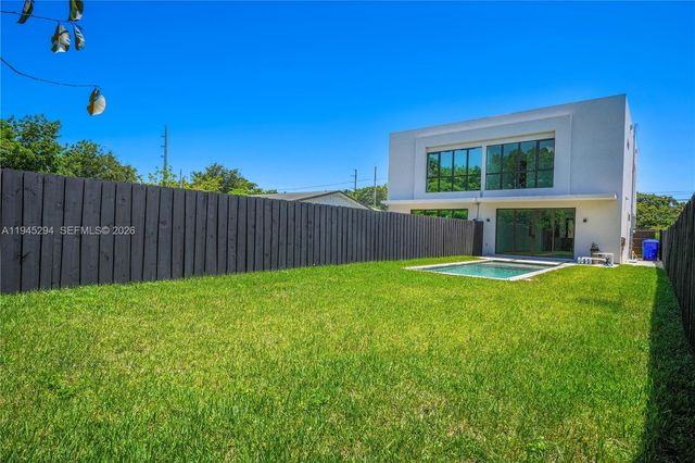 355 NW 50th St, Miami, FL 33127